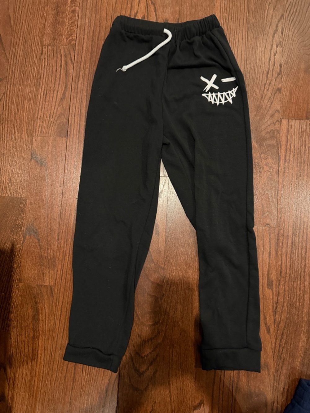SHEIN Black Kids Graphic Jogger Sweatpants with White Drawstring